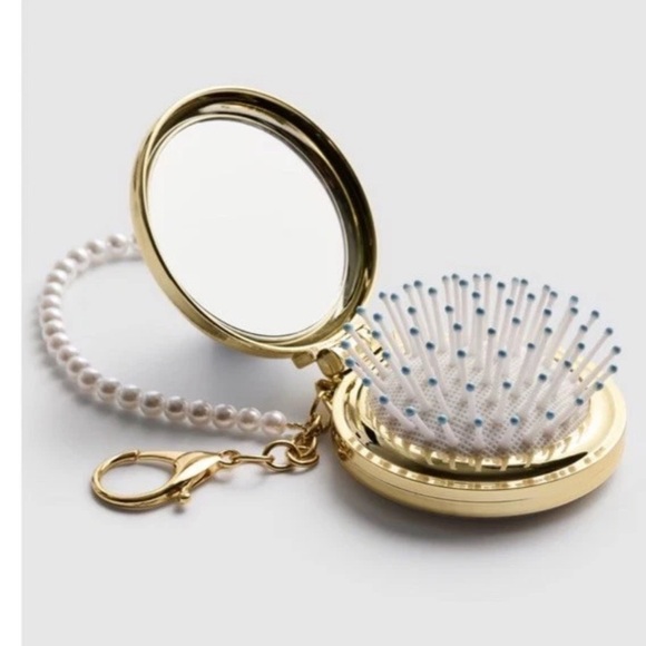 Primark Bridgerton Viral Makeup Compact Mirror - Picture 2 of 3